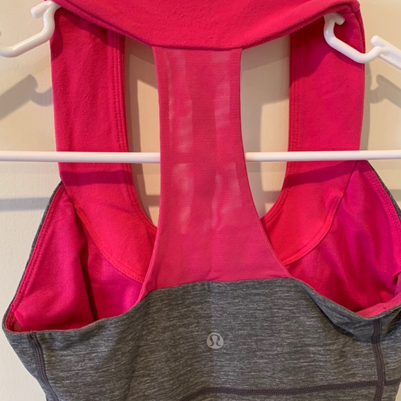 CLASSIC LULULEMON TOP! - Picture 5 of 5